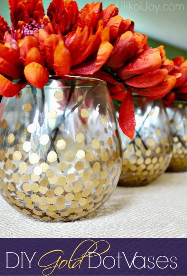 DIY gold dotted vases for displaying autumn flowers. 