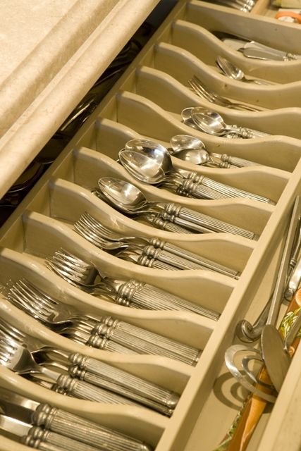 Built-in cutlery drawer with drawer separators. 