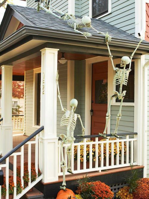 Skeletons Halloween front door decor. 