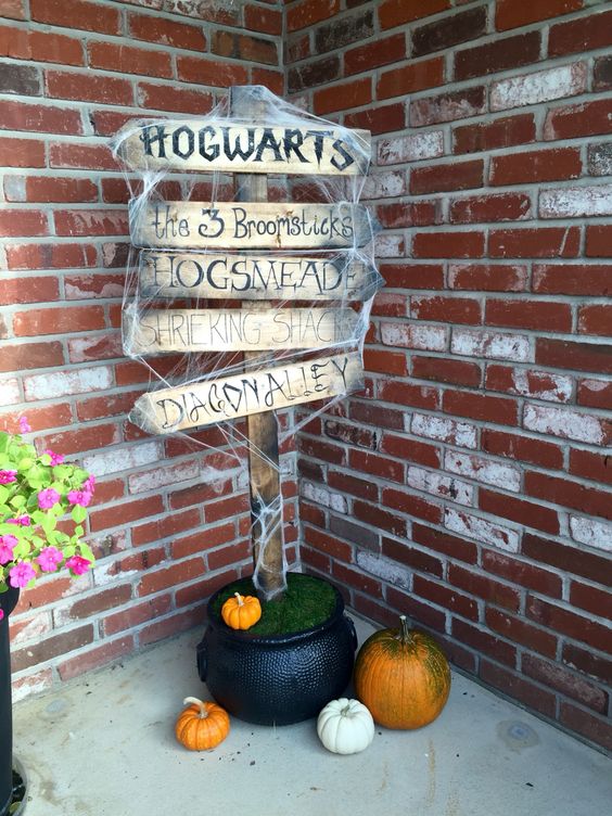 Harry Potter porch sign. 