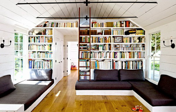 Living room layout: focus on visual balance. 