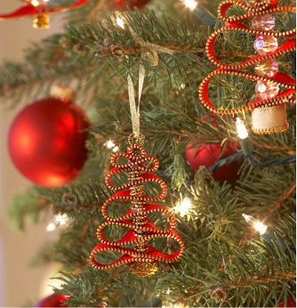 Zipper pearl Christmas tree ornament. 