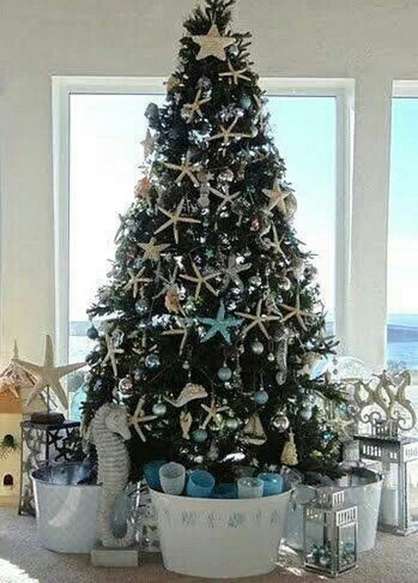 A coastal Christmas starfish tree 