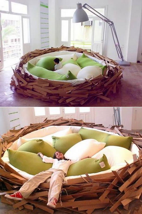 The huge bird's nest bed. 
