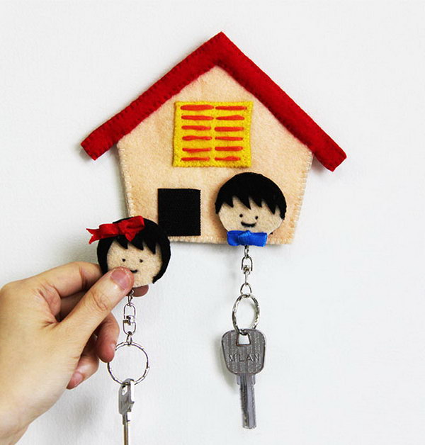 DIY felt home key holder. If you are interested in sewing projects. You can look out for this DIY felt key holder. It's simple, but it has a tremendous effect on the decor. Get further instructions  