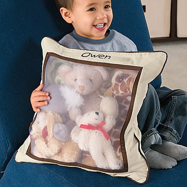 Place your cuddly toys in a cute mesh pillow
