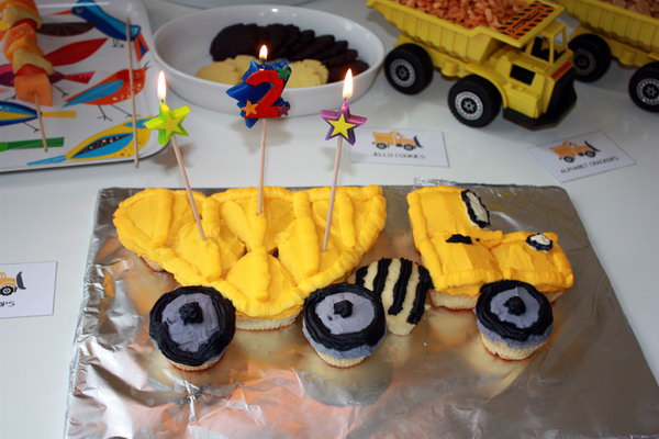 Cute build themed birthday party cake