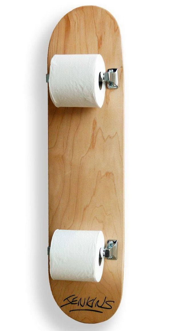 Toilet paper holder for skateboards: Versatile skateboards can be reused in many ways. And here's a good example of what you can do with it to place your toilet paper. 