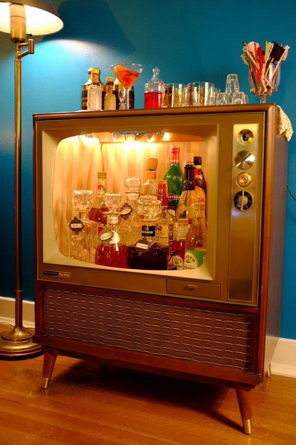 Minibar from Old TV. Get the tutorial 