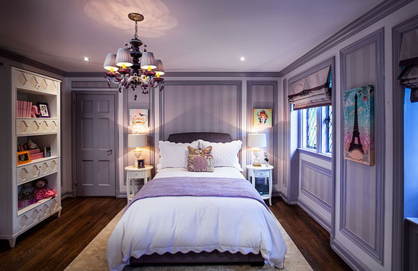     Purple Power: The purple color with the beautiful moldings that surround the stripes. I think it's great how the windows with diamond discs are embedded in a small niche. I especially like the walls framed with wallpaper so that the room looks cozy and not so big and empty. 