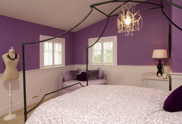Pops of Violet: This bedroom is a good example of how you can give your bedroom royal treatment by painting a wall in a bold color like violet and keeping the rest of the decor bright and light. And the four-poster bed is the dreamy sleeping area of ​​every princess.