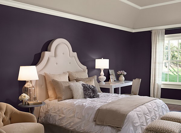 Bedroom in Benjamin Moore & # 39; Shadow & # 39; Paint: Purple mixed with some indigo hues to prevent the look from feeling too loud or monotonous. I like the contemporary ambience of the interior and the way a rich purple creates a striking contrast to light white in this elegant room. 