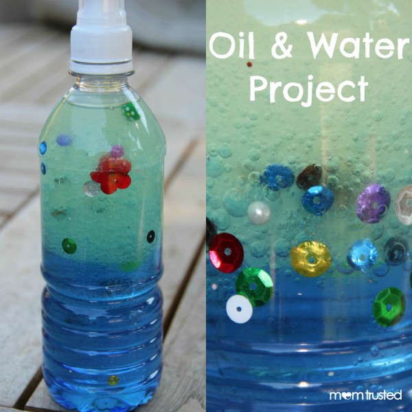     Play oil and water. This simple game idea is also a little fun science project, and all the things you need are probably easy to find at home. 