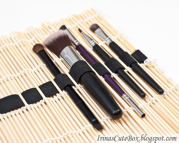 DIY makeup brush organizer. This brilliant DIY makeup brush organizer consists of a sushi mat. It can also be rolled up and tied with a ribbon so you can do it comfortably. It's very easy to create one yourself.