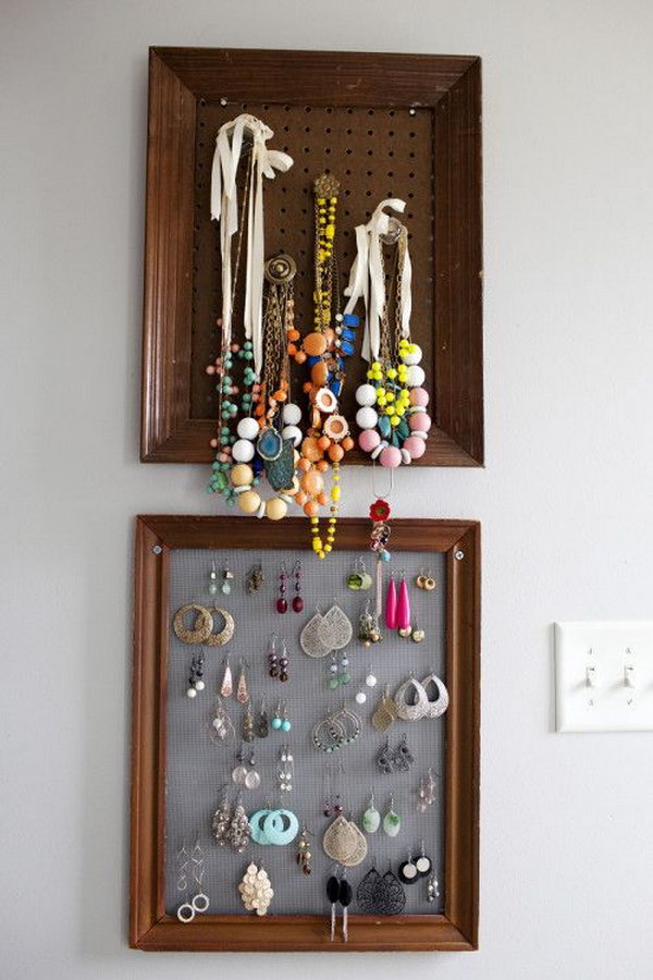     Storage of jewelry. Old frames can also be used to hang your fashionable jewelry collection, as they are not only used for easy storage, but you can also display the beautiful collectibles.