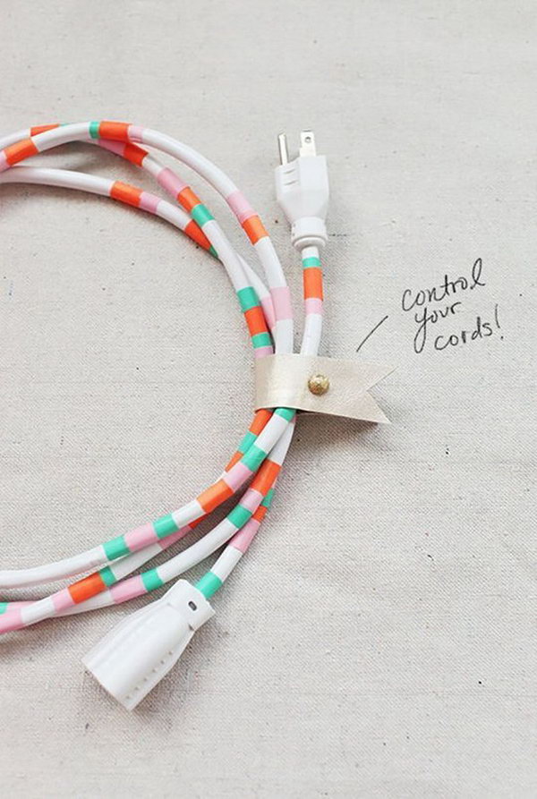 Decorative power cord. Create this pretty cable organizer by cutting off pieces of tape and wrapping waterproof tape around the cable to complete the fantastic view.