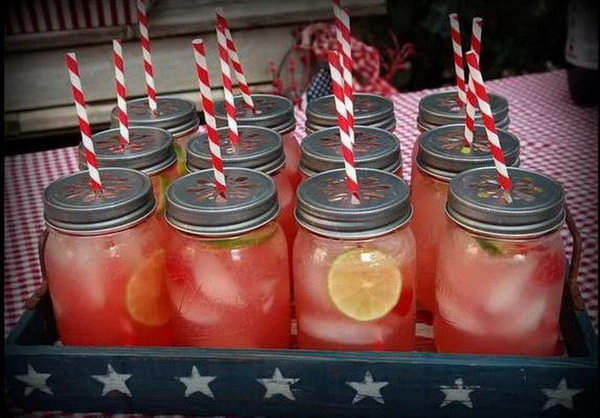 Drink a colorful mason jar. Keep your drinks station trendy with these mason jars. Decorate them with pretty straws and fancy lids for a nice look in bright colors.