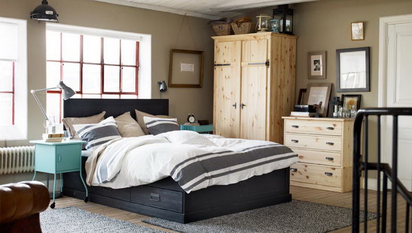 Designing a cozy and comfortable bedroom doesn't cost much. You just have to put some practical furniture inside. How about this bedroom with the raw wood wardrobe and chest of drawers, metal accents and soft textiles?