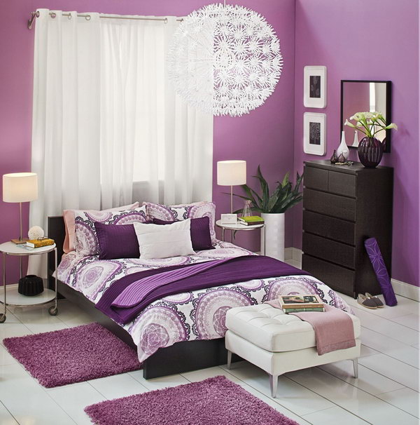 The bedroom in the colors white and purple will leave us feeling dreamy. When we go into this type of bedroom, we seem to have entered a kingdom. Most teenage girls will love this bedroom very much.