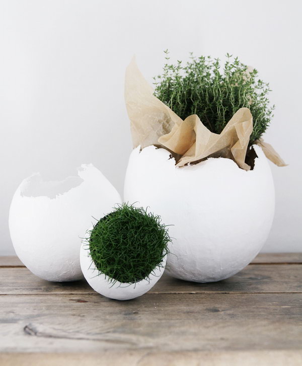 Adorable Easter egg decor. Make this outstanding decorative craft by planting moss, grass or flowers in these artistic eggs. Once you see this adorable Easter egg decoration, you will feel happy for the whole day.