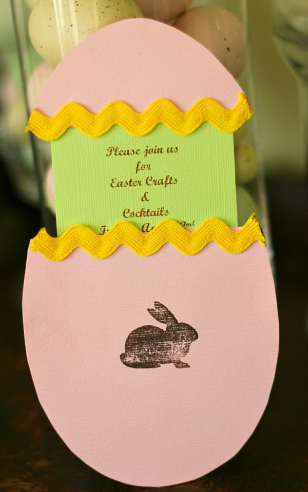 DIY Easter party invitation. Invite guests to your party with these cool Easter invitation cards. Nobody can deny the charm and charisma of the invitations. 