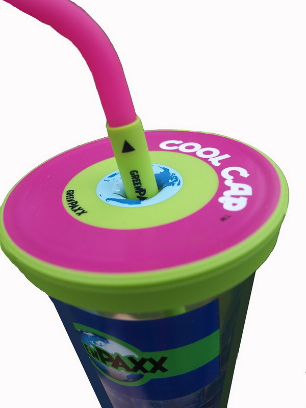 Universal spill proof cup lid. This cool cap fits many glasses and cups so your smoothies, juices and drinks don't spill. 
