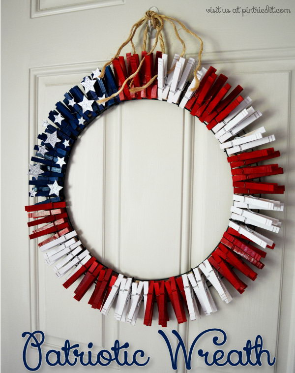 DIY patriotic wreath from clothespins. A simple idea to beautify the door with this cute patriotic wreath. 