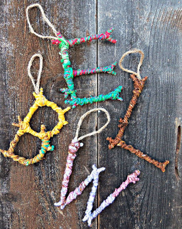 These DIY branch branch monogram ornaments would make a great Christmas craft project and give as a gift. 