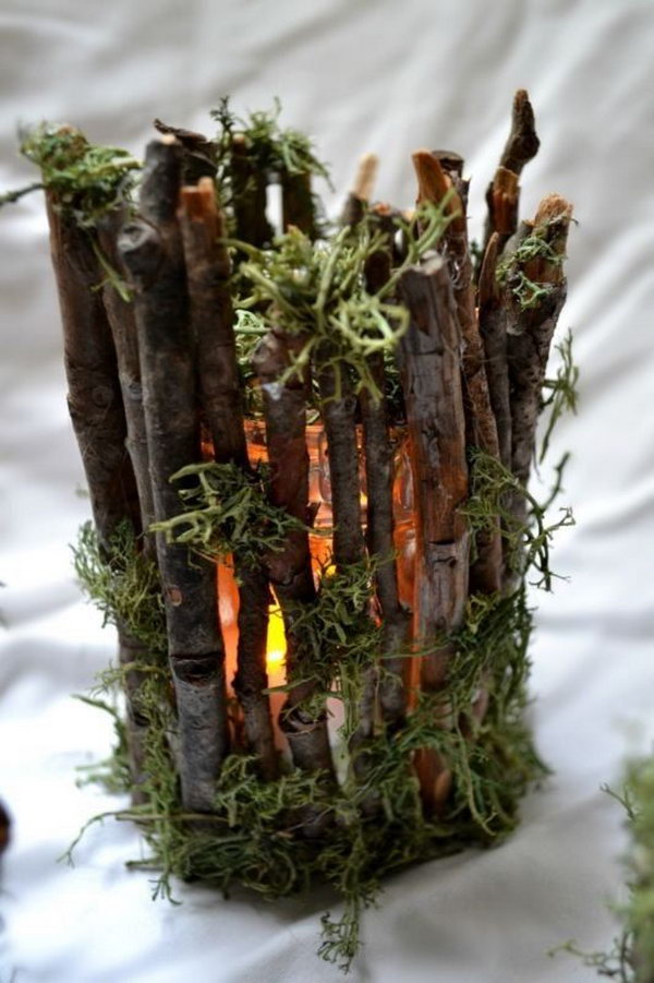 These rustic twig candle holders are perfect for wedding decorations. 