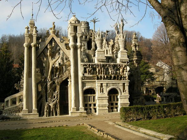 Ideal palace (France).