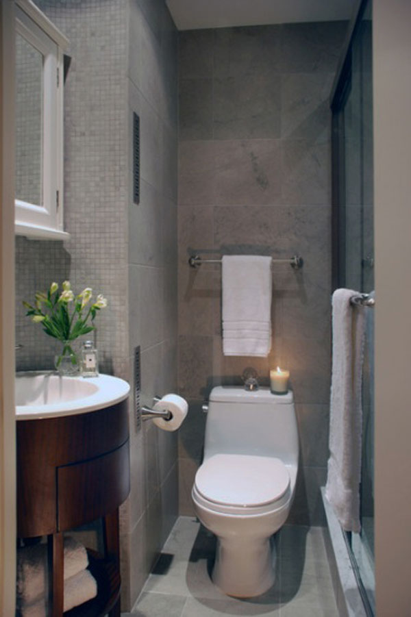 Old small bathroom that decorates