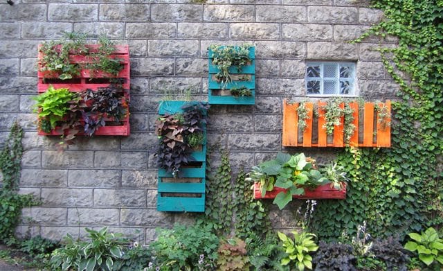 40 Awesome DIY Pallet Projects for Gardeners | Balcony Garden W