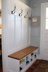 Awesome mudroom ideas. #mudroomideas #mudroom | Diy storage bench .