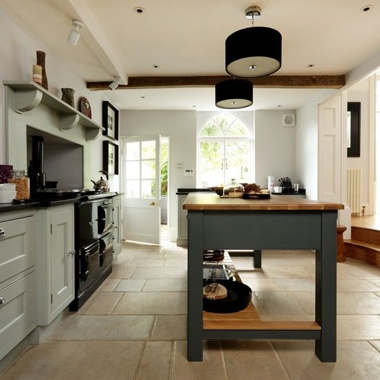 Classic country kitchen | Country kitchen design ideas .