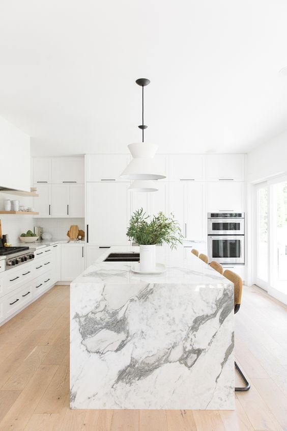 100+ Beautiful White Kitchens | White modern kitchen, Modern .
