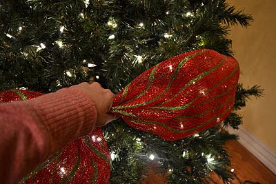 Decorating A Christmas Tree With Mesh Ribbon Tutorial | Mesh .
