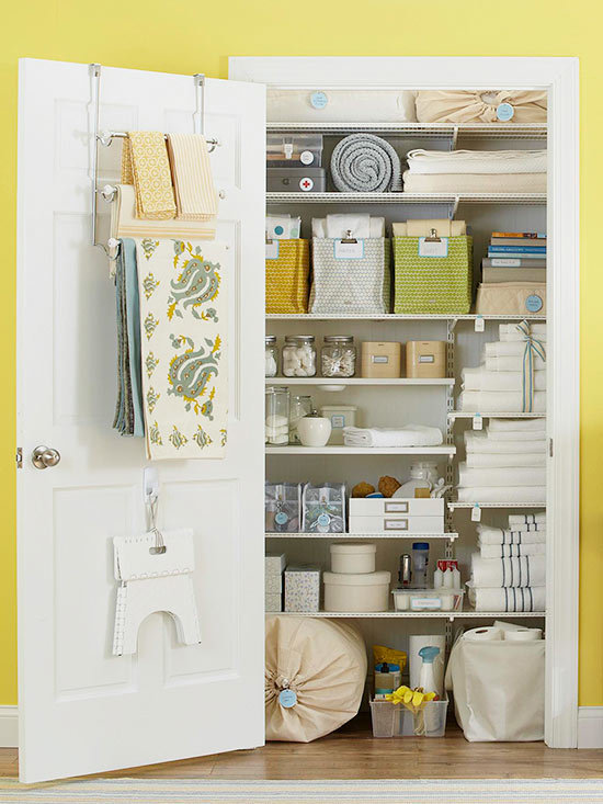 20 Beautifully Organized Linen Closets | The Happy Hous