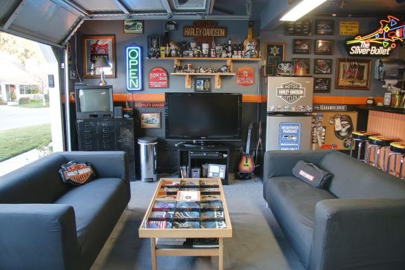 20 Cool Living Spaces Inside Of Garages | Man cave garage, Garage .