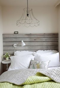 16 Creative and Stylish Wooden Headboard Ide