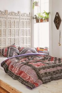 Creative Headboard Alternatives | Bohemian style bedroom design .