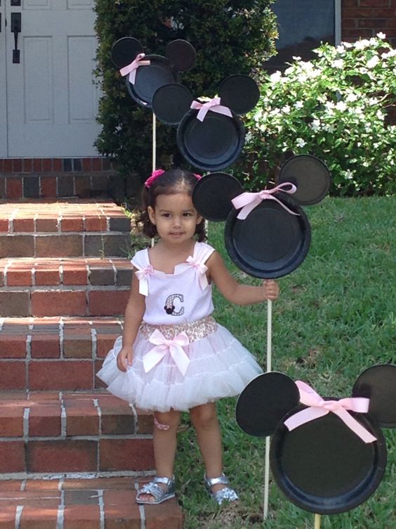 29 Minnie Mouse Party Ideas - Pretty My Party - Party Ide