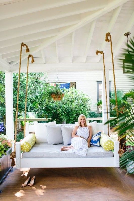 8 Pretty Swing Daybed Ideas that Have Us Longing for Summer | Diy .