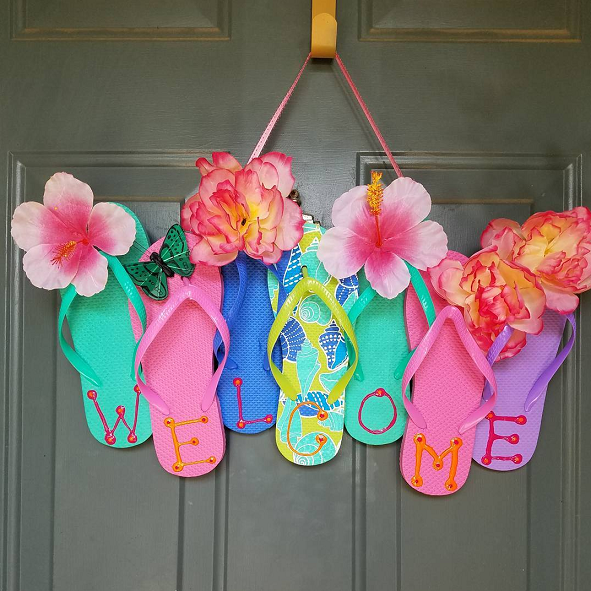 Flip Flop Wreaths for Summer - Crafty Morni
