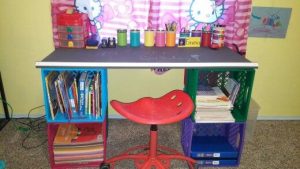 Milk crate desk with a chalkboard top | Crate furniture diy, Crate .