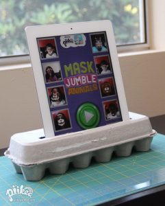 25 DIY iPad Stand Ideas and Tutorials - Hati