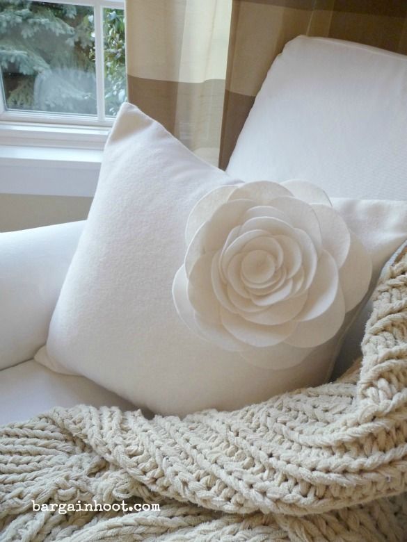 Felt flower pillow | Felt flower pillow, Flower pillow, Felt pill