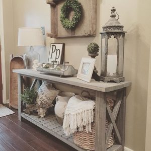 Farmhouse console table vignette in a foyer | Home decor, Decor .