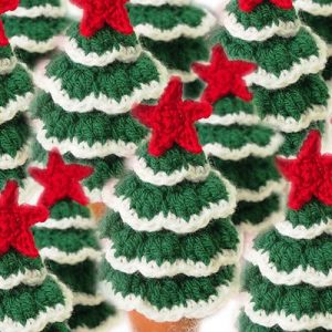 10 Free Christmas Tree Crochet Patterns | Crochet christmas trees .