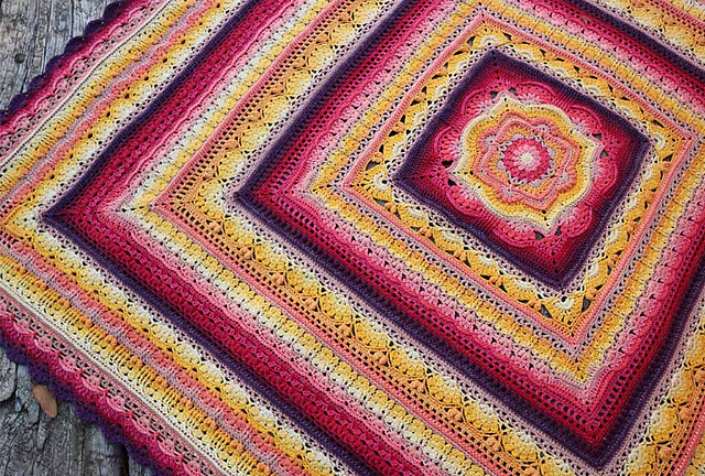 Phoenix Blanket Free Crochet Pattern | DailyCrochetIde