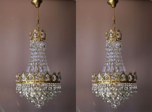 Pair of Vintage Crystal Chandeliers in Antique French Style | Et